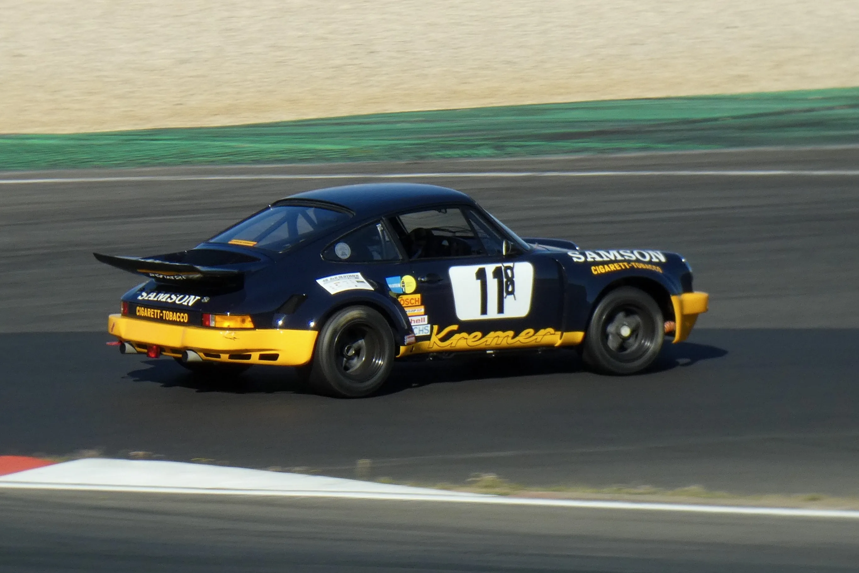 004 0005 - Kremer Racing Team